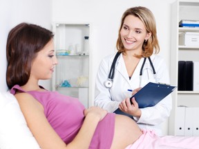 Getting pregnant naturally after 33 linked to longer life expectancy: Study (Fotolia)