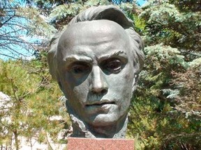 A bust of Taras Shevchenko by Leo Mol. (Winnipeg Sun files)