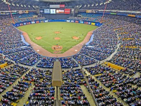 MLB commissioner Bud Selig (inset) was impressed by the crowds for exhibition games between the Jays and Mets played in Montreal this year. (QMI AGENCY)