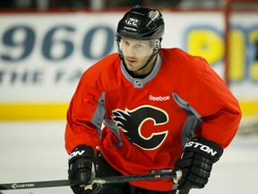 Lee Stempniak has agreed to a one-year deal with the New York Rangers. (QMI FILES)