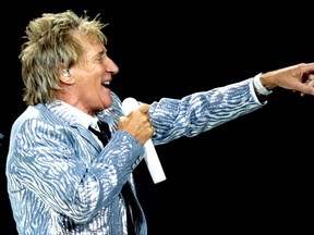 Rod Stewart joined Carlos Santana for a night of Classic rock at Rexall Place Tuesday night. (HUGO SANCHEZ/Special to the Sun)