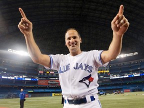 Omar Vizquel waves to the Rogers Centre crowd on Oct. 3, 2012, his last game as a pro. (Reuters/Files)