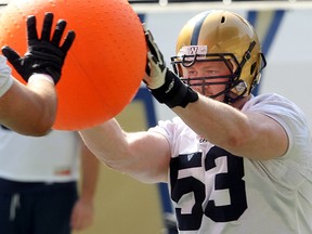 Pat Neufeld will return to the Bombers lineup on Thursday in Toronto. (Brian Donogh/Winnipeg Sun/QMI Agency files)