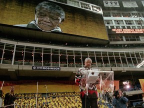 Nelson Mandela attends the Canadian Friends of the Nelson Mandela Children's Fund at the Skydome in Toronto on Sept. 25, 1998. (Craig Robertson/Toronto Sun)