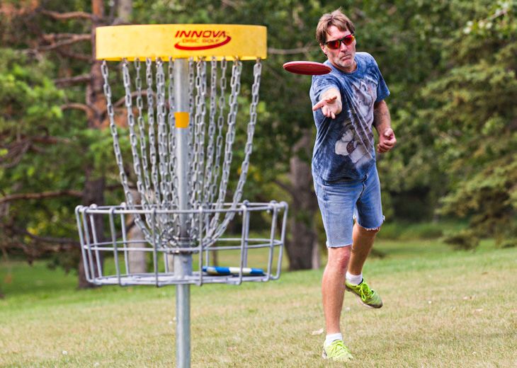 Edmonton disc golfers want council to build more courses Edmonton Sun