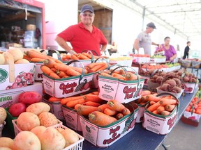 Gino Donato/The Sudbury Star
Ron Michaud of Northern Produce shows off a basket of locally grown beets from Valley East in this file photo.