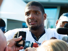 Michael Sam will reportedly sign with the Dallas Cowboys practice squad. (USA Today)