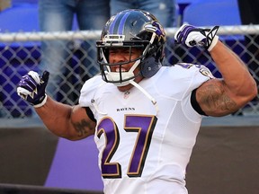 Running back Ray Rice #27 of the Baltimore Ravens is introduced before an NFL pre-season game against the San Francisco 49ers at M&T Bank Stadium on August 7, 2014 in Baltimore, Maryland.  (Rob Carr/Getty Images/AFP)
== FOR NEWSPAPERS, INTERNET, TELCOS & TELEVISION USE ONLY ==