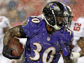 Ravens RB Bernard Pierce had a great Thursday-night game versus the Steelers. (Getty Images/AFP)