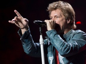 Jon Bon Jovi performs at the Bell Centre on November 8, 2013. (JOEL LEMAY/QMI AGENCY)