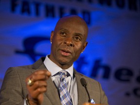 Jerry Rice speaks during the Sports Network's 27th Annual FCS Awards Presentation at the Sheraton Society Hill on December 16, 2013 in Philadelphia, Pennsylvania. (Mitchell Leff/Getty Images/AFP)