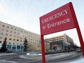 The Royal Alexandra Hospital emergency entrance is pictured in Edmonton, Alta., in this November 30, 2010 file photo. (DAVID BLOOM/QMI Agency Files)