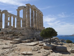 The ancient Greek ruins of the temple of Poseidon in Cape Sounio. (Fotolia)