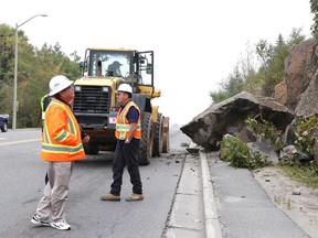 Gino Donato/The Sudbury Star
In this file photo, police and city crews were on scene Tafter two large pieces of the rock face at Regent and York streets fell.