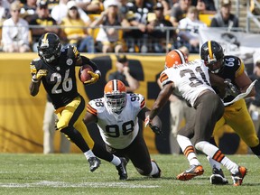 Even after beating the Browns earlier this season, Le’Veon Bell and the Pittsburgh Steelers aren’t seeing much love from bettors. (USA TODAY SPORTS)