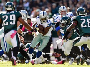Dallas Cowboys running back Joseph Randle (21) carries the ball during the second quarter against the Philadelphia Eagles at Lincoln Financial Field. (Howard Smith-USA TODAY Sports)