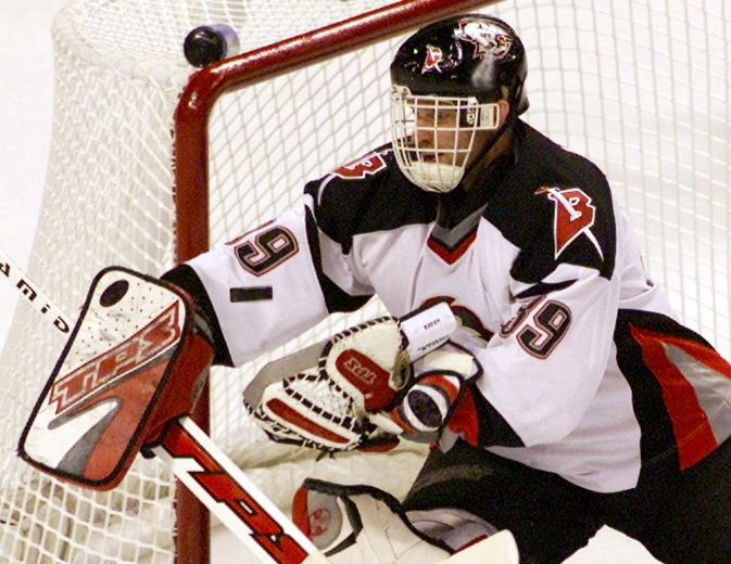 Sabres retire Dominik Hasek's number