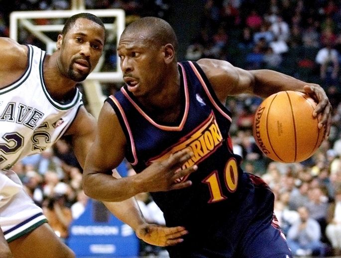 Ex-NBA guard Blaylock injured in crash; 1 killed