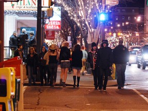 Council is considering banning vehicles from Whyte Avenue on weekend nights in its latest attempt to prove to the world we are a hip city, but it has to put the concerns of nearby residents ahead of partiers’ pleasure. (FILE PHOTO)