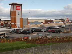 Tanger Outlets  in Ottawa  Wednesday Nov 12,  2014.  Tony Caldwell/Ottawa Sun/QMI Agency