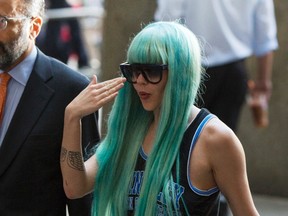 Amanda Bynes arrives for a court hearing at Manhattan Criminal Court in New York, in this July 9, 2013 file photo.   REUTERS/Lucas Jackson/Files