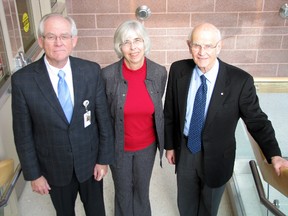 Dr. Charles Tator, with public health nurse Lorna Boratto and acting medical officer of health Dr. Douglas Neal. Dr. Tator, an expert on concussions, shared his expertise in Woodstock Tuesday. (HEATHER RIVERS, Sentinel-Review)