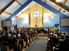 The Alzheimer Society London and Middlesex Intergenerational Choir at Oakridge Presbyterian Church in London Ont. Nov. 21, 2014. CHRIS MONTANINI\LONDONER\QMI AGENCY