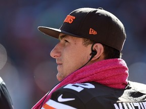 Johnny Manziel of the Cleveland Browns looks on during the fourth quarter against the Pittsburgh Steelers at FirstEnergy Stadium on October 12, 2014. (Jason Miller/Getty Images/AFP)