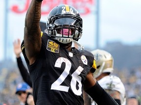 Le-Veon Bell was a force for the Steelers on Sunday. (GETTY IMAGES)