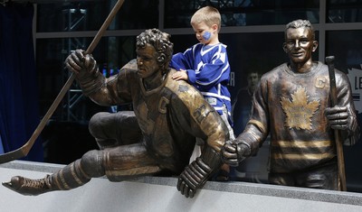 Toronto Maple Leafs legends photo explained