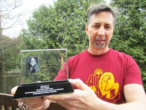 Mike Stevens with his Peter Gzowski Award. PAUL MORDEN/ THE OBSERVER/ QMI AGENCY