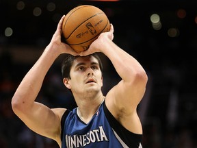 Darko Milicic, then with the Minnesota Timberwolves, shoots a free throw at US Airways Center on December 15, 2010 in Phoenix. (Christian Petersen/Getty Images/AFP)