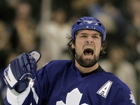 Former Leaf Darcy Tucker has the Christmas spirit. (Reuters file)