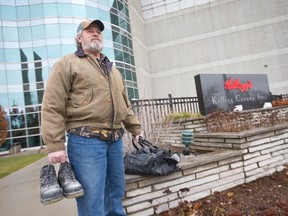 "A lot of people grab the shakes and breakfast snacks. They don?t sit down and have a bowl of cereal." Gary Cornelius, a 28-year factory veteran. (CRAIG GLOVER, The London Free Press)