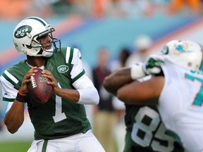 Jets quarterback Geno Smith finished with 358 passing yards on Sunday. (USA TODAY SPORTS/PHOTO)