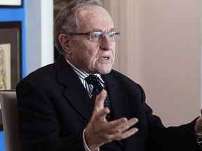 Attorney and law professor Alan Dershowitz discusses allegations of sex with an underage girl levelled against him, during an interview at his home in Miami Beach January 5, 2015.   REUTERS/Andrew Innerarity