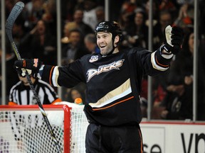 Before he was a Maple Leaf, forward Daniel Winnik played for four Western Conference teams, including the Anaheim Ducks. (KELVIN KUO/USA TODAY Sports files)