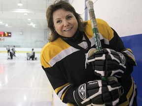 RoseAnna Schick of the Goaldiggers women's hockey team. (Brian Donogh/Winnipeg Sun)