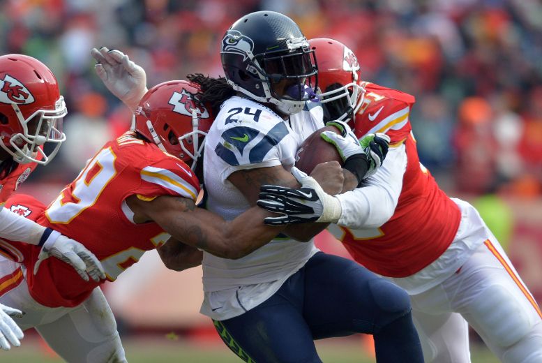 Photo: Buccaneers LeGarrette Blount is tackled by 49ers Patrick