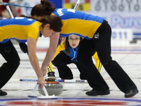 Val Sweeting says meeting up with teams like Heather Nedohin and 2014 Manitoba champion Chelsea Carey was good preparation for the national championship. (Reuters)