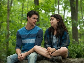 Robbie Amell and Mae Whitman star in The DUFF (Supplied photo)