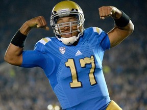 Brett Hundley of the UCLA Bruins celebrates his touchdown against USC at the Rose Bowl on November 22, 2014 in Pasadena, California. (Harry How/Getty Images/AFP)