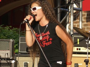 Rocker Sara Menoudakis