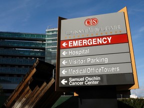 An entrance to the Cedars-Sinai Medical Center is pictured in Los Angeles, California in this December 13, 2009 file photo. (REUTERS/Benoit Tessier/File)