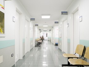 Hospital hallway.

(Fotolia)