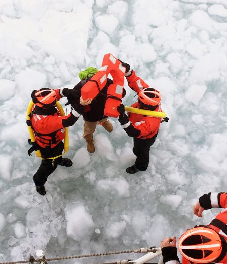 Man Rescued Crossing Frozen Lake From Detroit To Toronto Toronto Sun