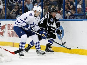 Maple Leafs defenceman Dion Phaneuf contends with Tampa Bay’s Ryan Callahan on March 5, 2015, at Amalie Arena in Tampa. (KIM KLEMENT/USA Today Sports)