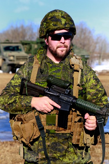 Trevor Robb, Edmonton Sun multi-media journalist takes part of the Soldier for a Day (SFAD) program in CFB Wainwright, Alta., along with 1 PPCLI soldiers who were wrapping up a 10-day high-impact training exercise, Exercise Patricia Villain. Grant Cree/Special to the Edmonton Sun