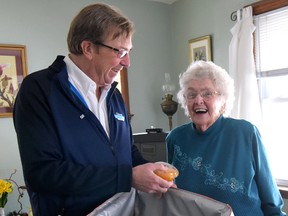 Tillsonburg Mayor Stephen Molnar delivers a meal to Dorothy Wilson. (CHRIS ABBOTT/TILLSONBURG NEWS)