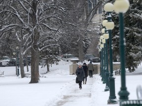 Winnipeggers woke up to several centimetres of snow on Monday. There is a chance of a more significant snowfall on Wednesday. (Chris Procaylo/Winnipeg Sun)